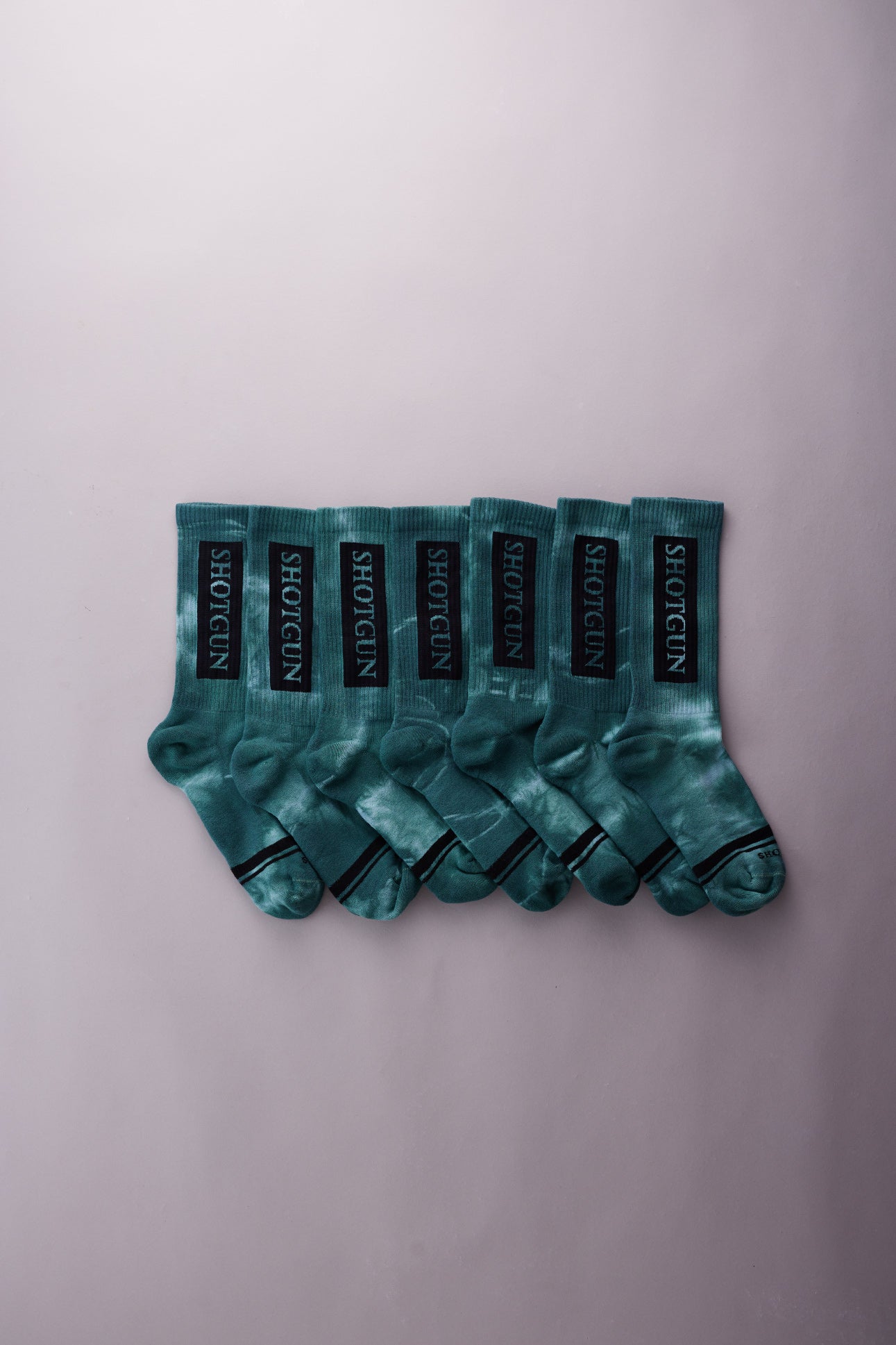 Shotgun Batik Socken | Block Logo
