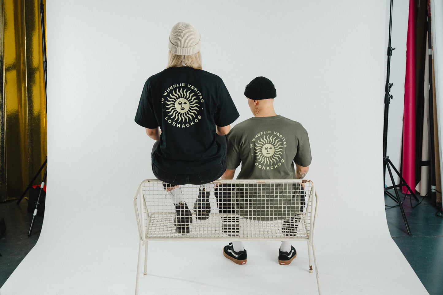 Loshackos Loose T-Shirt Unisex | Veritas