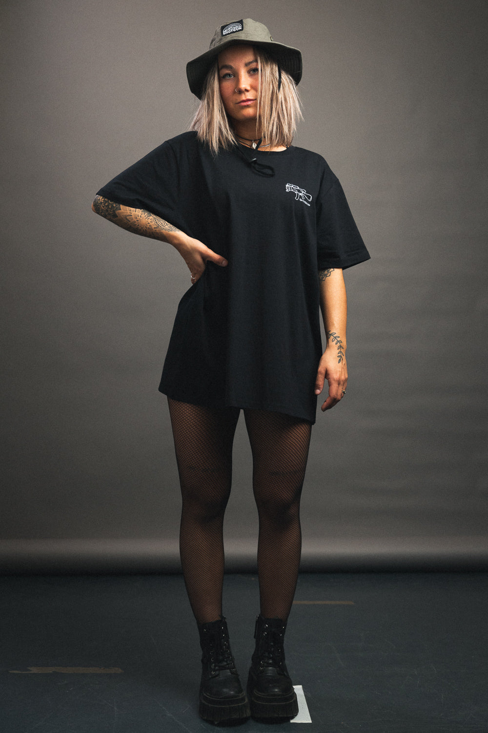 Shotgun T-Shirt Unisex | Look I Look