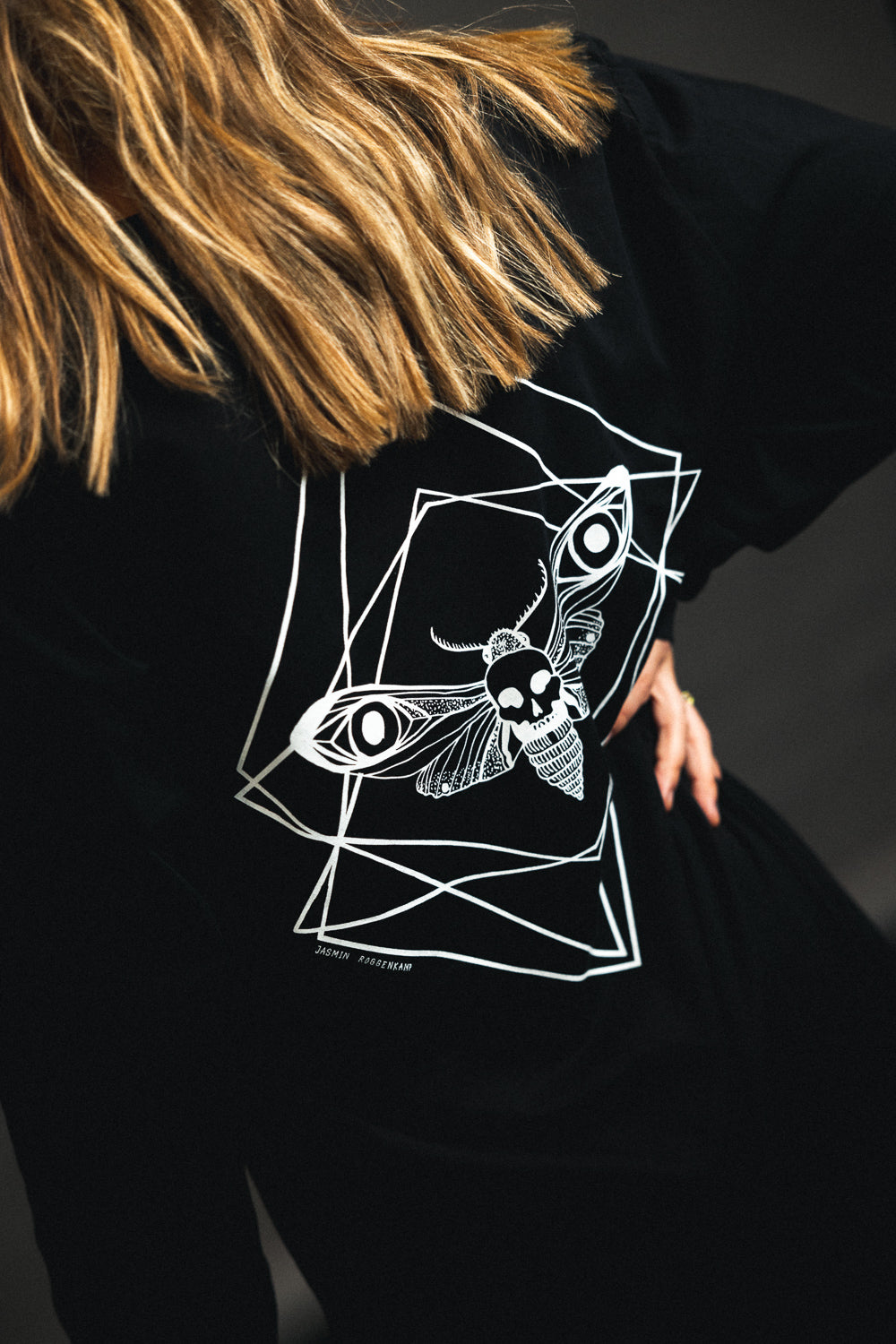 Shotgun Long Sleeve Unisex | moth