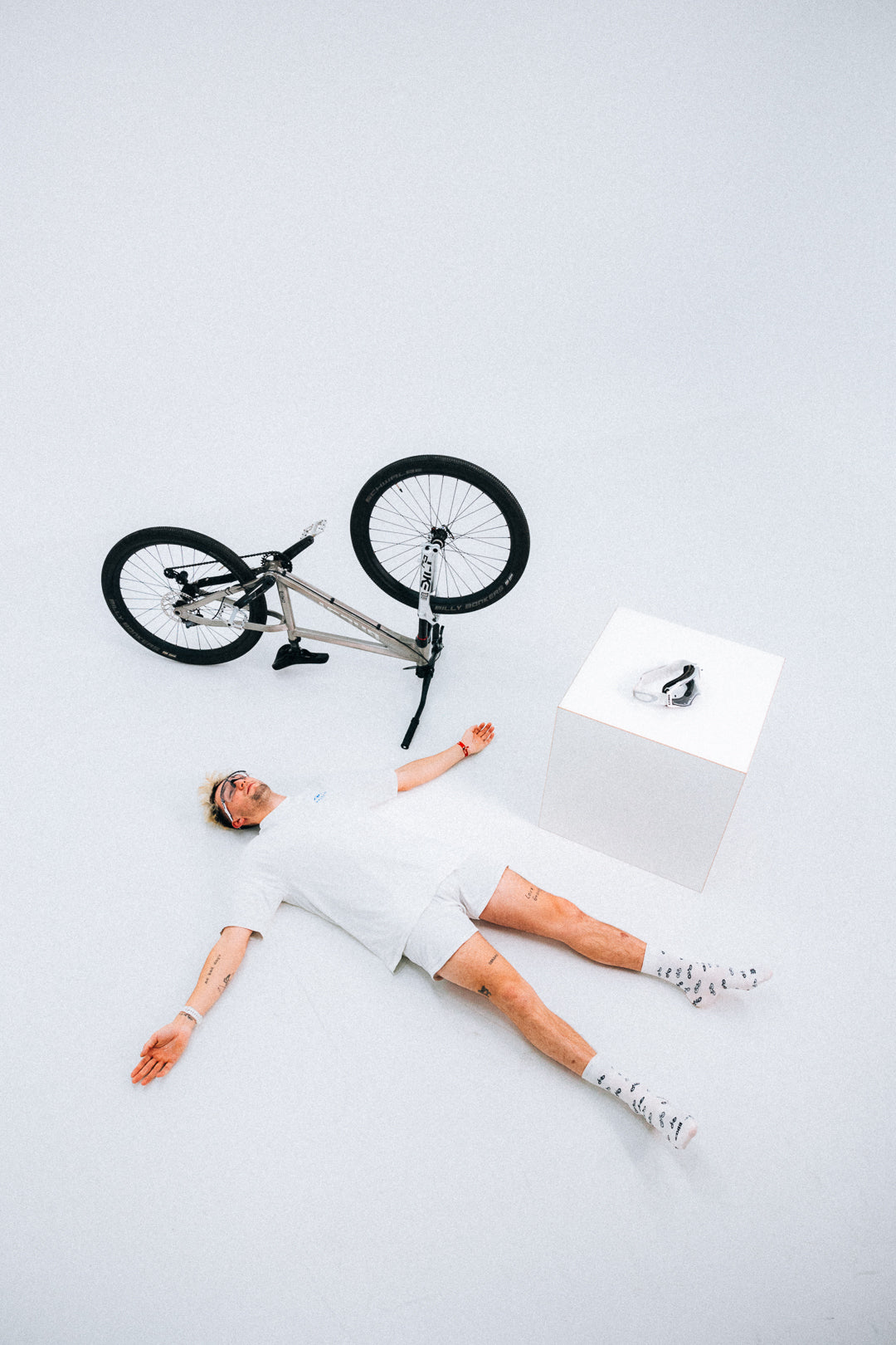 Korbisquad Socken | Ride Bikes | white